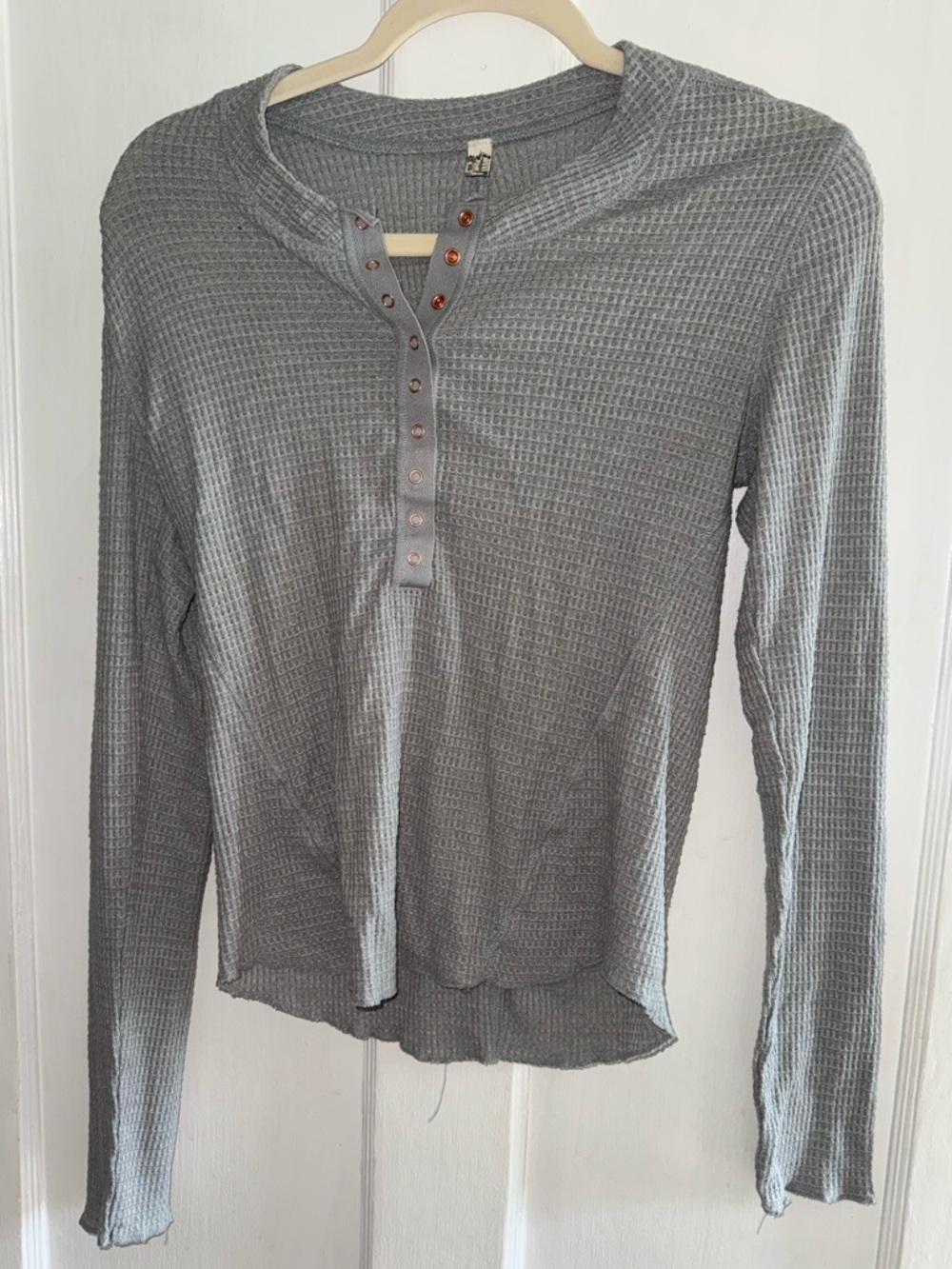 Free People Gray Waffle-Knit Henley Long-Sleeve Top size Large
